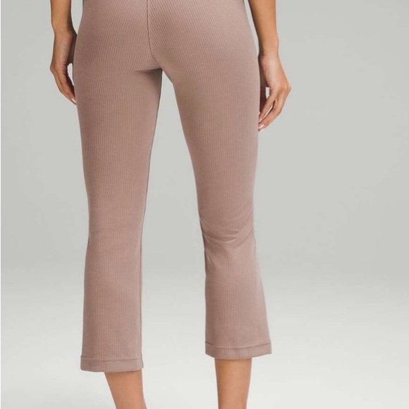 lululemon ribbed softstreme zip- leg high- rise - Picture 4 of 16